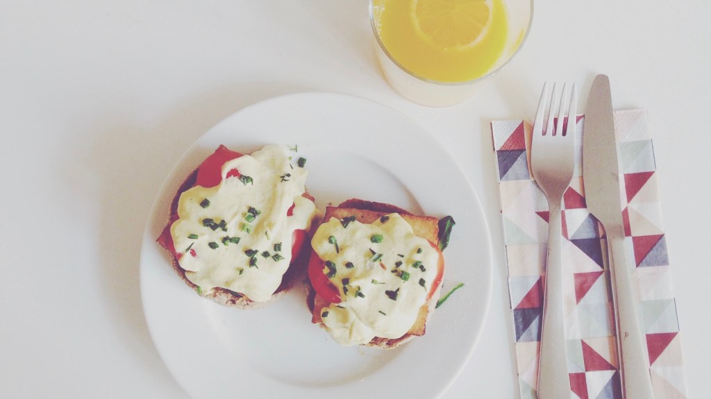 Veganska Eggs Benedict