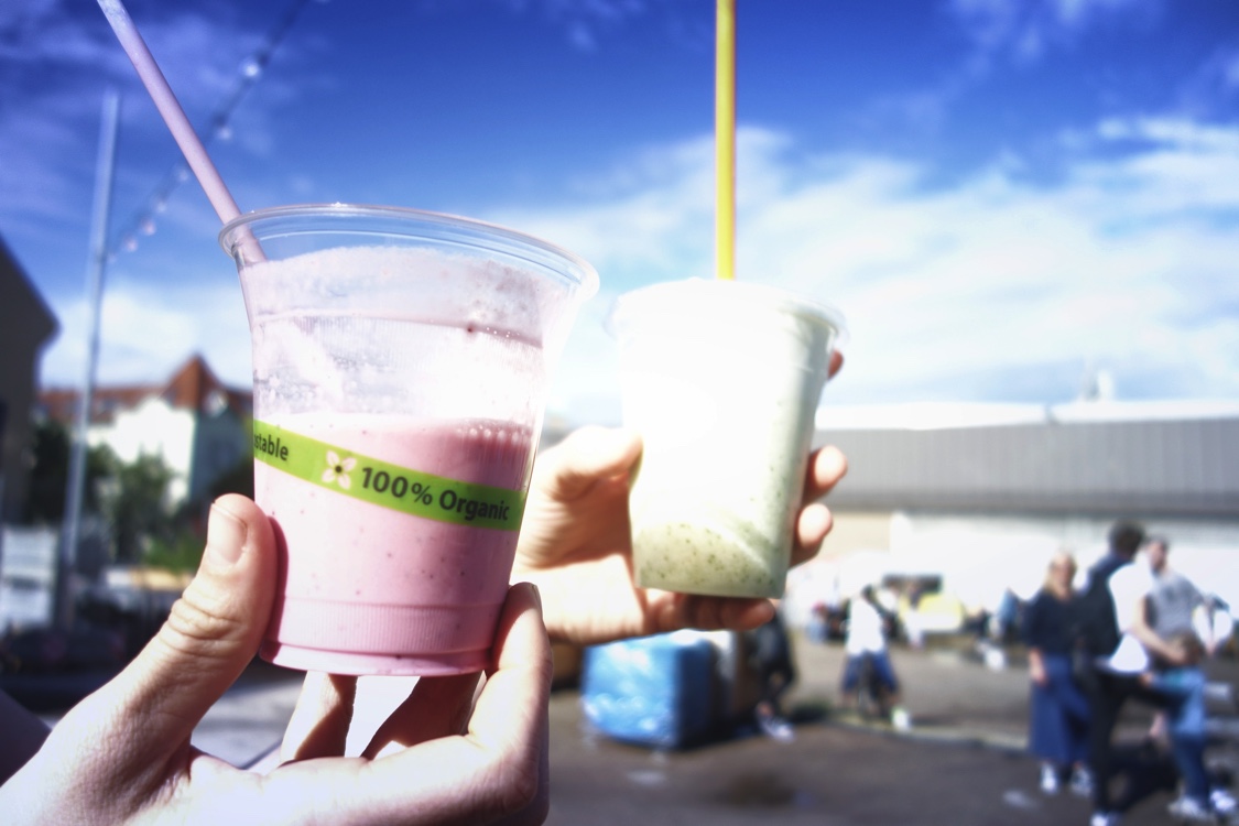Jordgubbslassi och Myntashake på the green market, Berlin