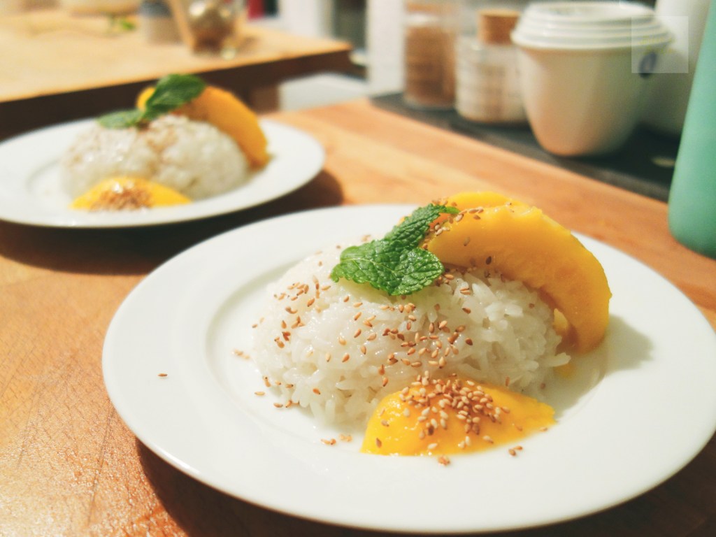 Klibbigt kokosris med&nbsp;mango