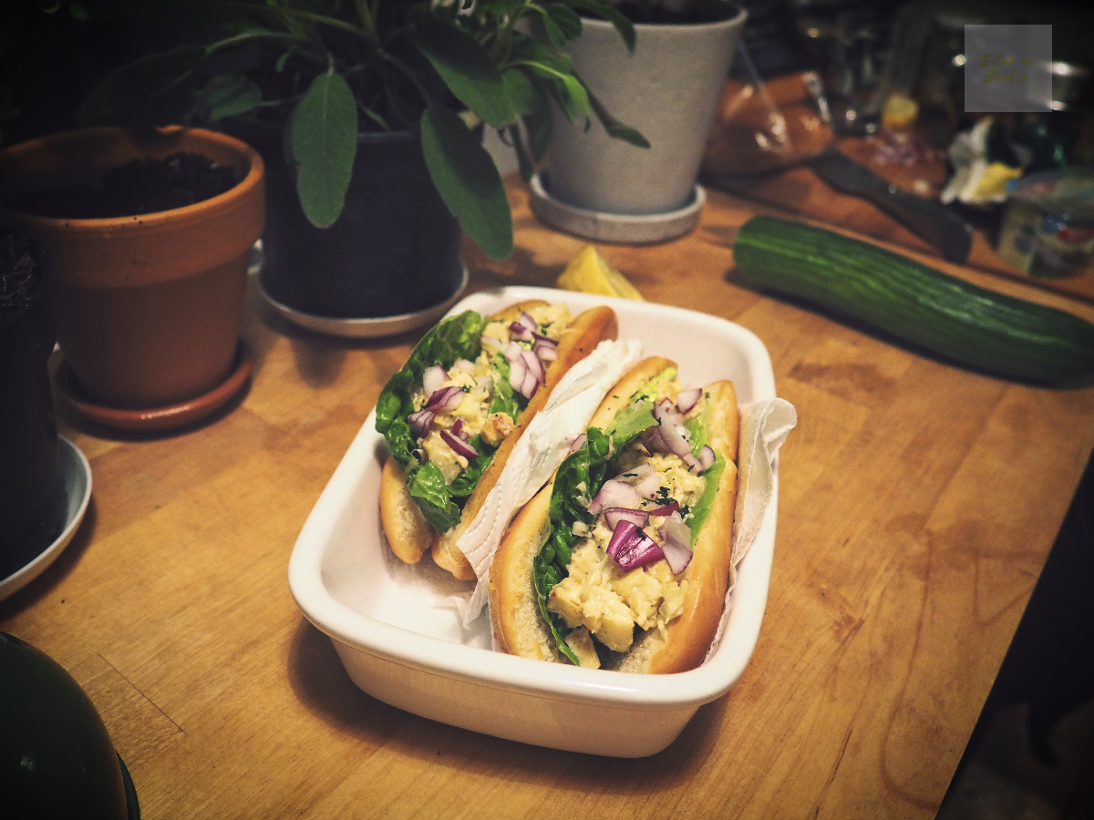 veganska lobster rolls med rödlök och dill