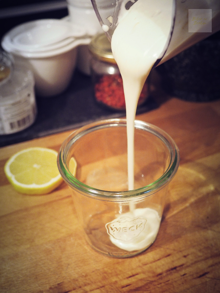 Gör egen vegansk majonnäs