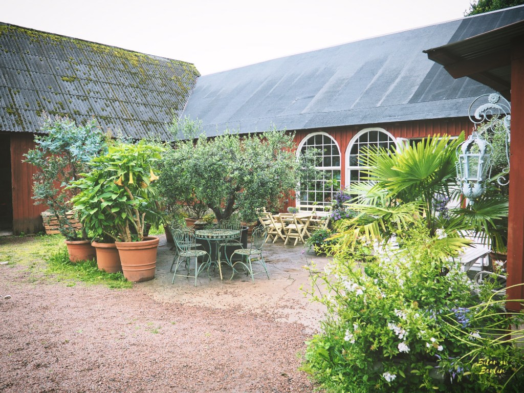 Den regniga dagen då vi åkte till Båstad och Bäckdalens Handelsträdgård &&nbsp;Café